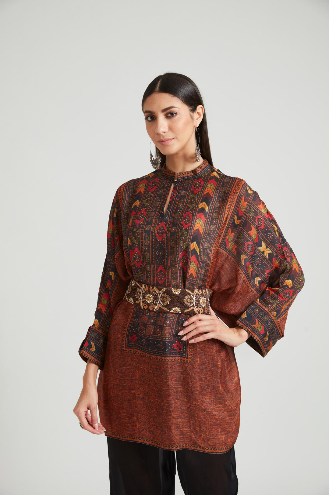 Neerus Maroon Chanderi ethnic kurta set - back view