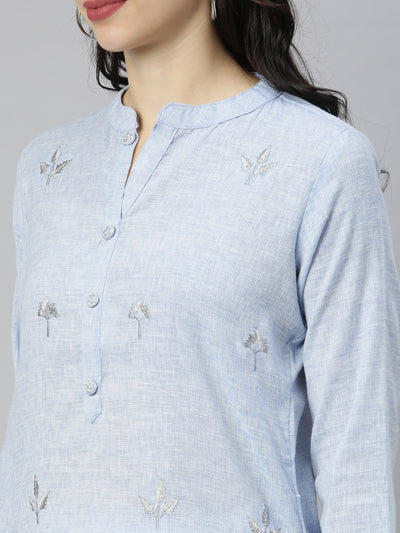 Neeru's Blue Embroidered Straight Kurta