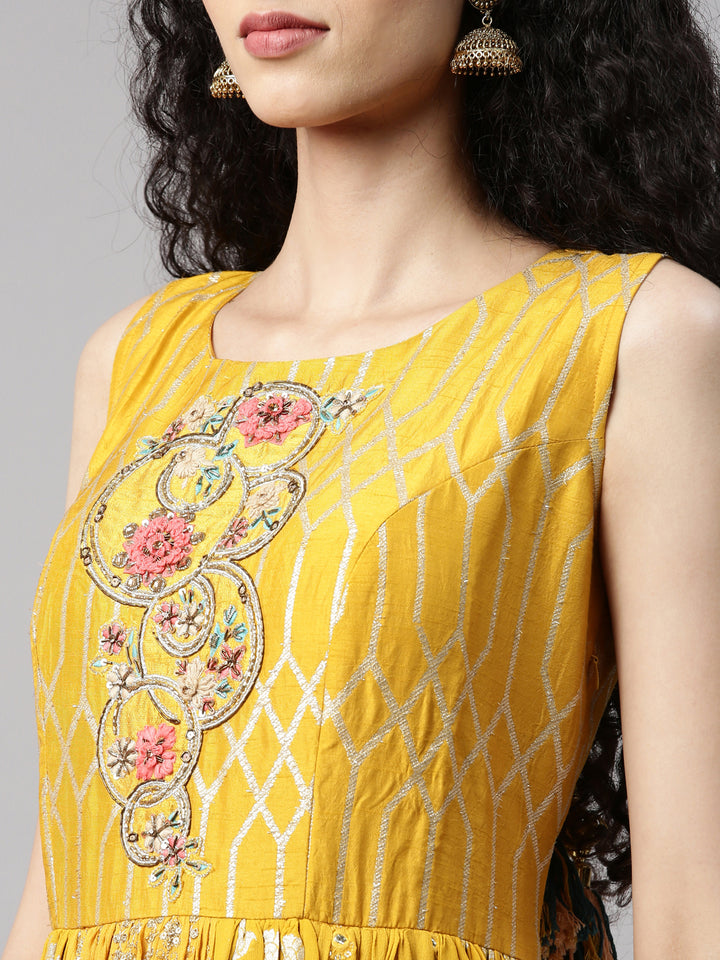 Neerus Yellow georgette solid kurta set - back view