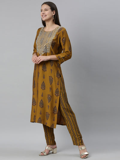 Neeru'S Gold Color Model Fabric Kurta Set