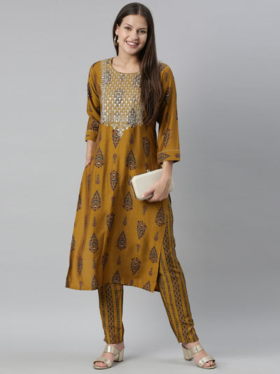 Neeru'S Gold Color Model Fabric Kurta Set