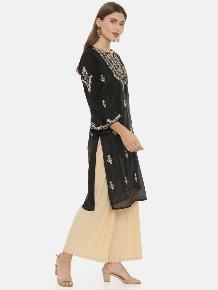 Neerus Black Embroidered Straight Kurta