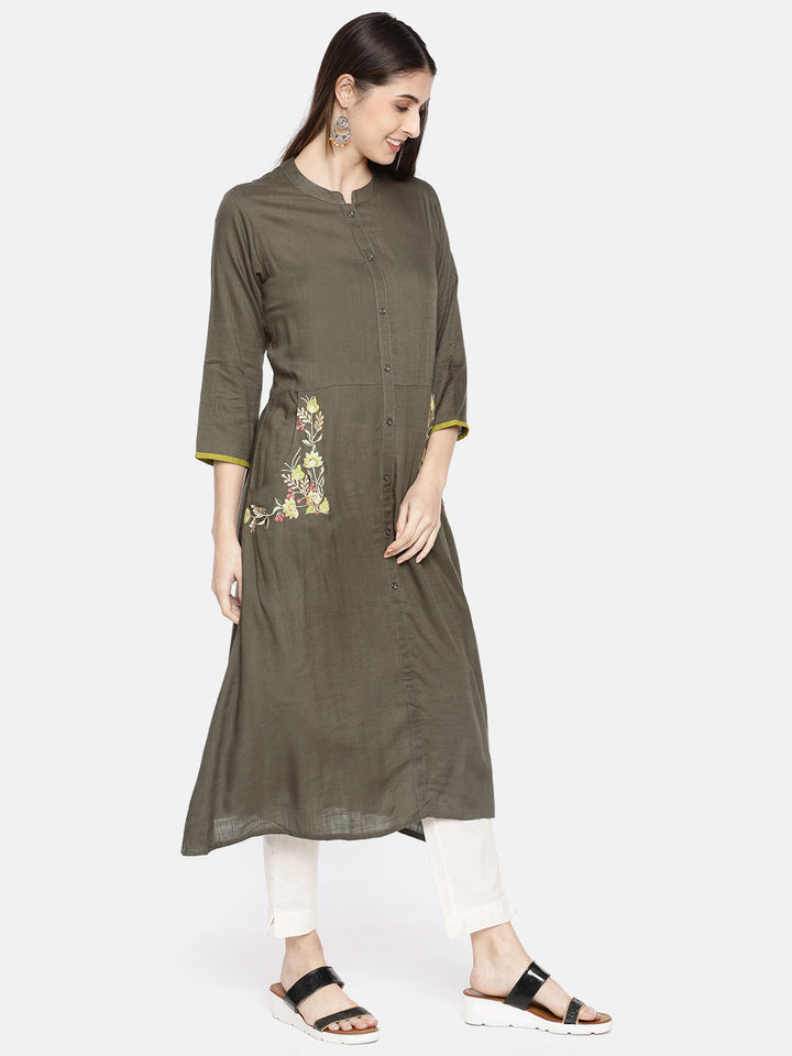 Neerus Green Embroidered Straight Kurta
