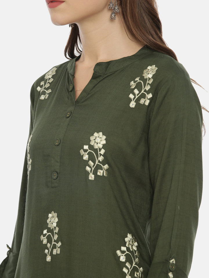 Neerus Green Rayon Embroidered Straight Kurta - back view
