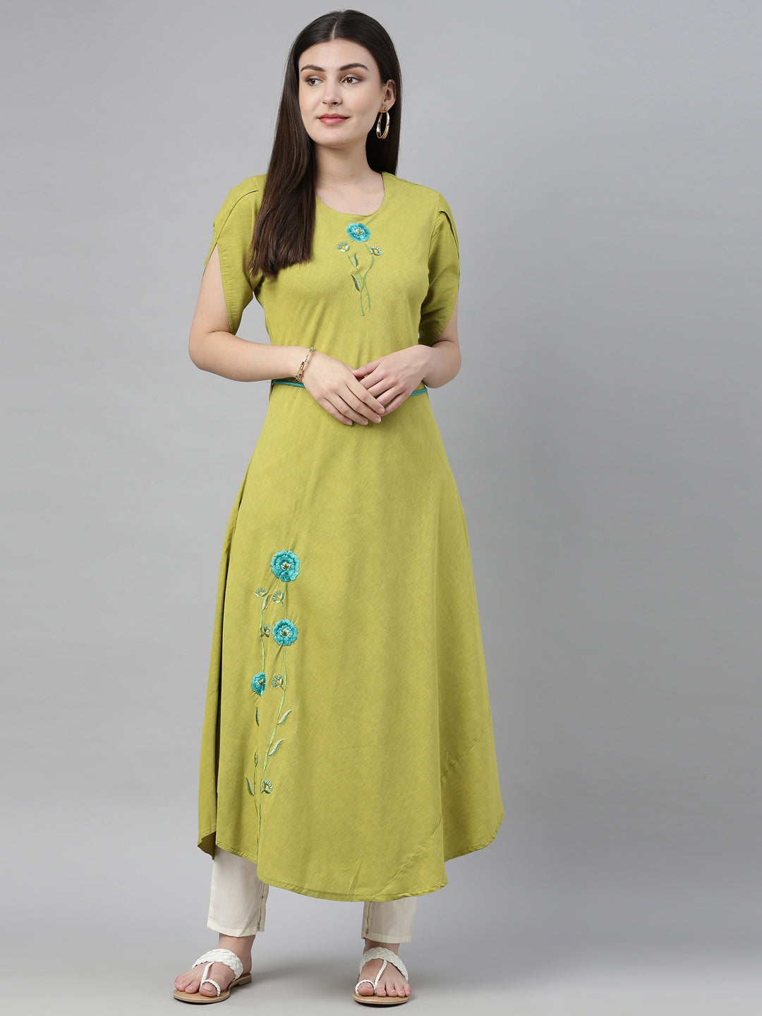 Neerus Green rayon solid kurti - detail view 4