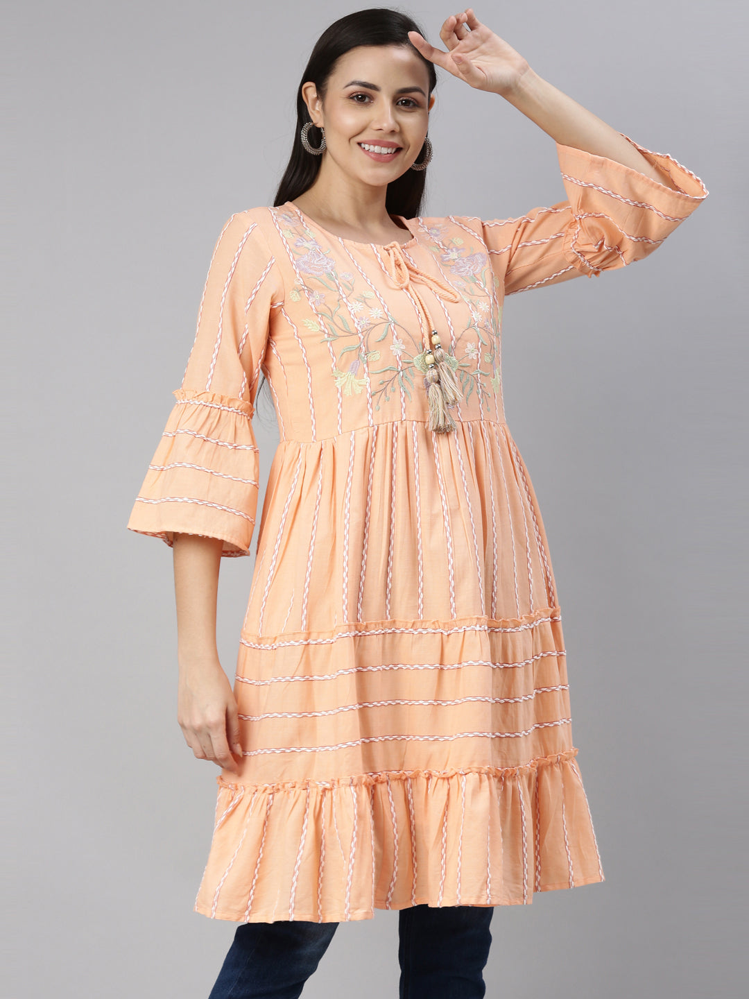 Neerus Pink rayon solid kurta - detail view 1