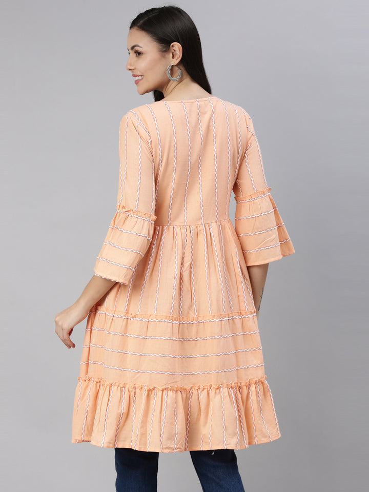 Neerus Pink rayon solid kurta - detail view 2