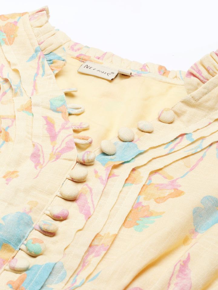 Neerus Yellow slub cotton straight kurta - detail view 5