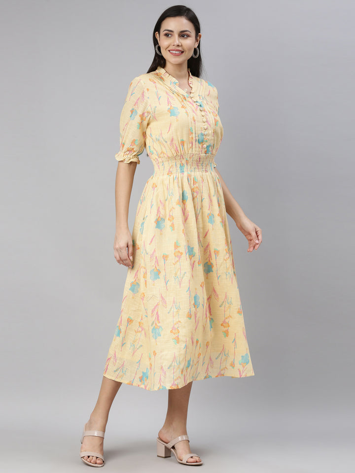 Neerus Yellow slub cotton straight kurta - back view