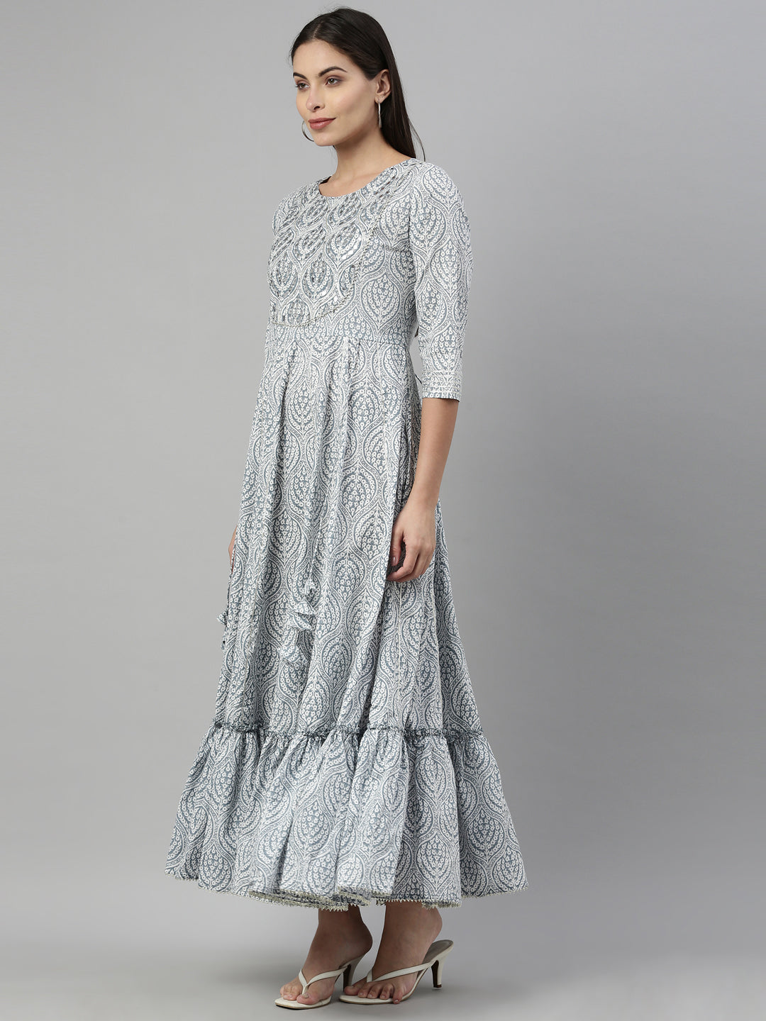 Neerus Grey cotton solid kurta - side view