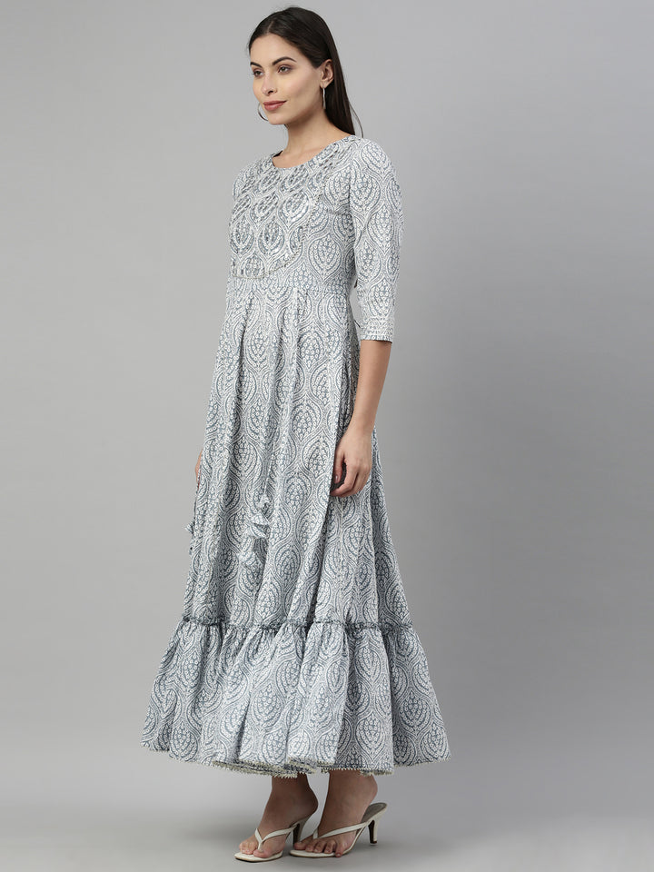 Neerus Grey cotton solid kurta - side view