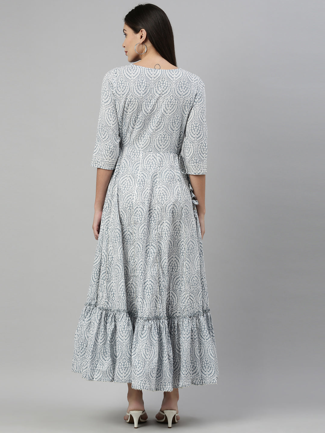 Neerus Grey cotton solid kurta - detail view 2
