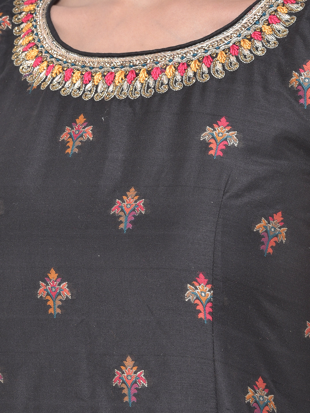 Neeru's Black Textured Kurta With Pant & Dupatta