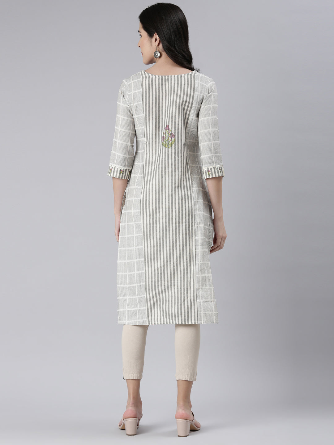 Neerus Off White Straight Printed Cotton Kurtas