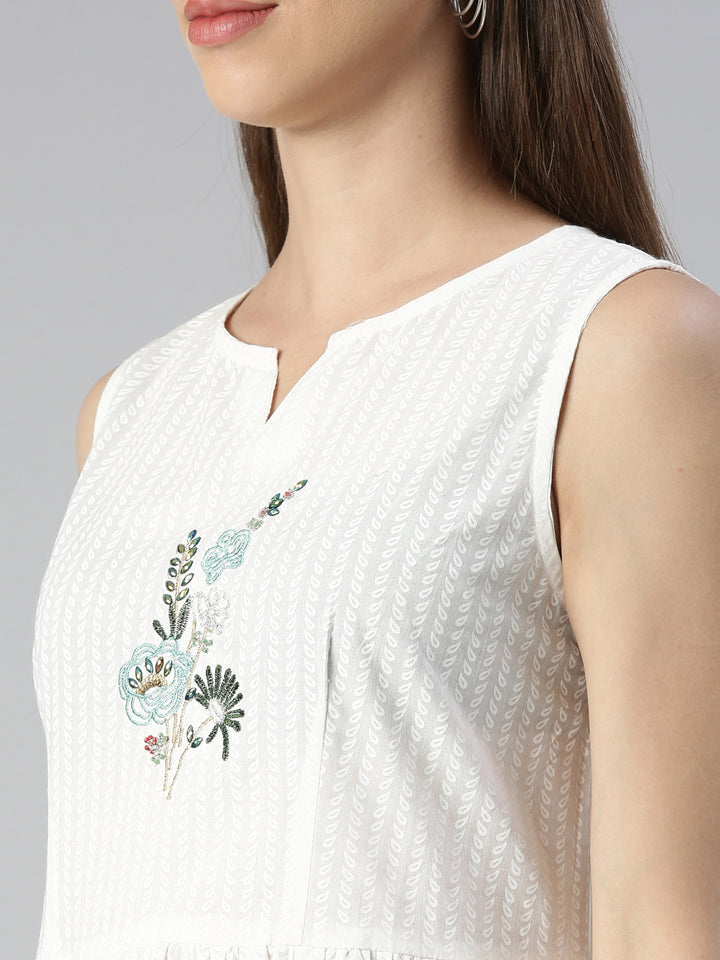 Neerus Beige solid maxi dress - detail view 1