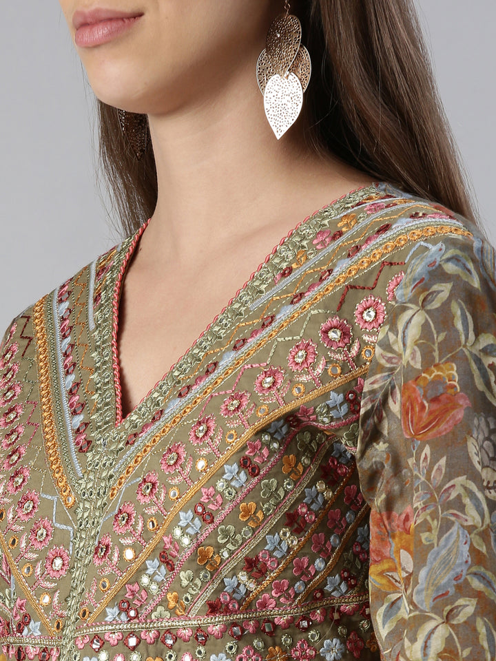 Neerus Green muslin embroidered kurta set with skirt and dupatta - detail view 1