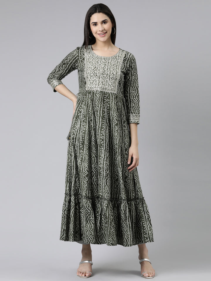 Neerus Olive Straight Embroidered Cotton Kurtas