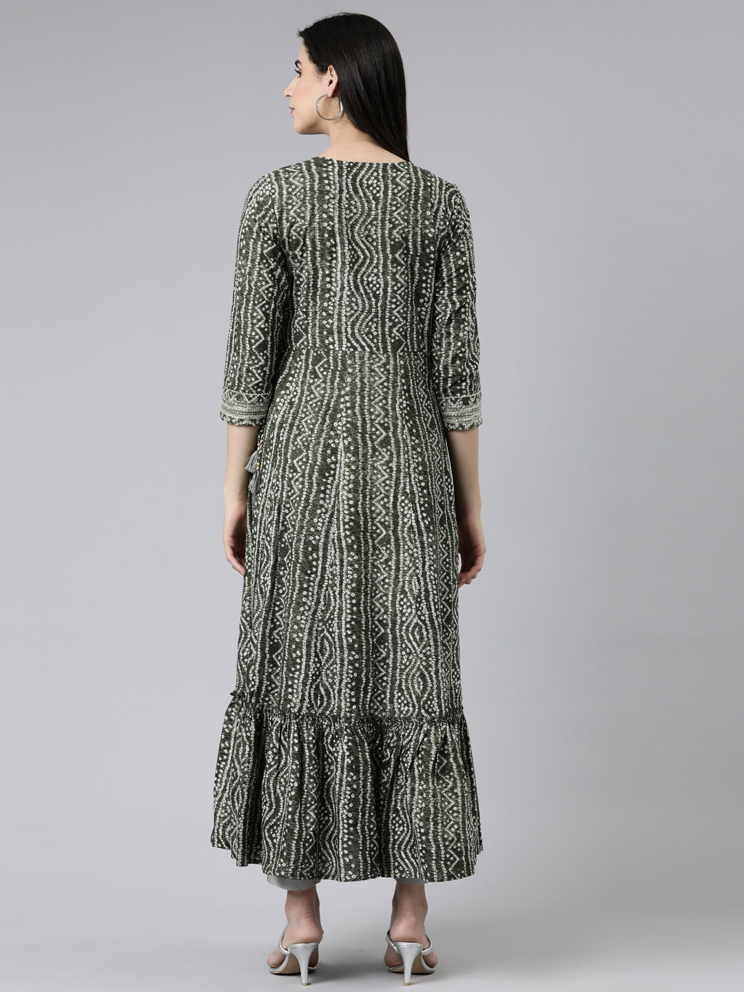 Neerus Olive Straight Embroidered Cotton Kurtas