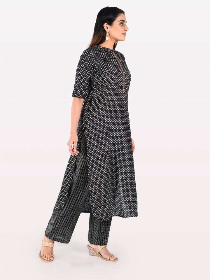 Neerus Black slub cotton printed kurta set - back view