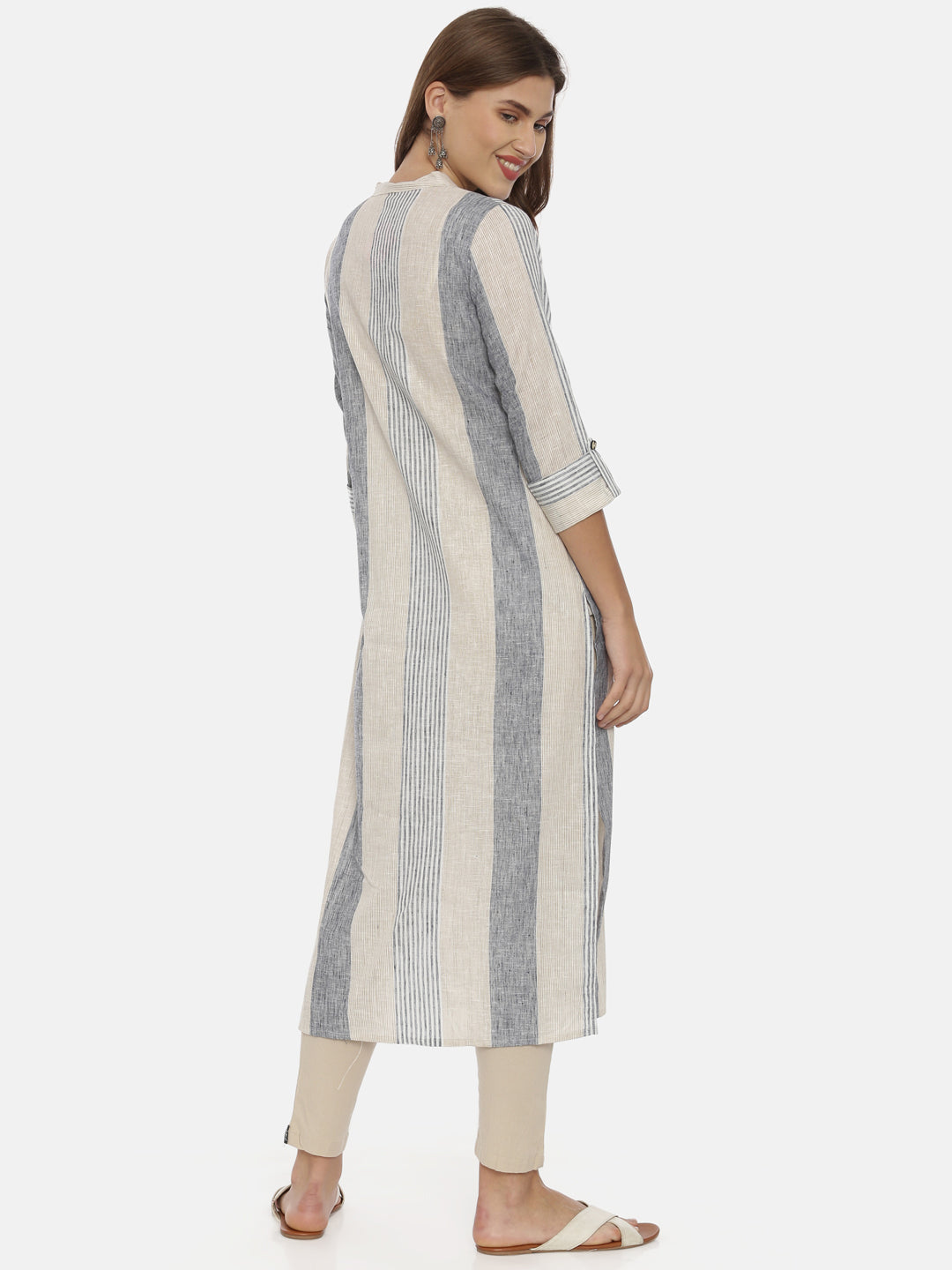 Neerus Grey cotton printed straight kurta - detail view 2