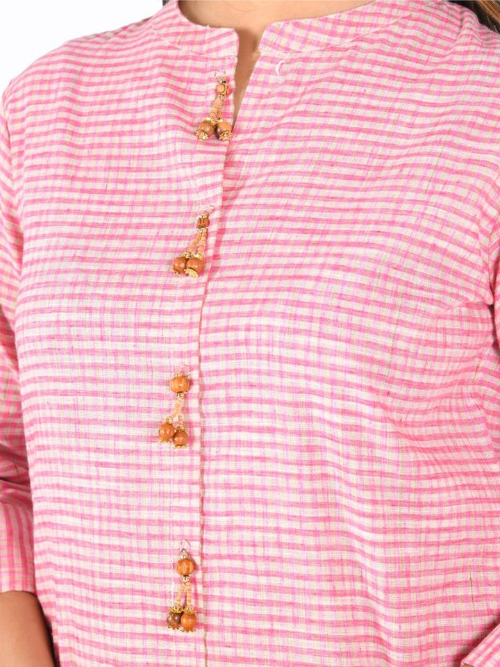 Neerus Pink cotton printed straight kurta - detail view 1