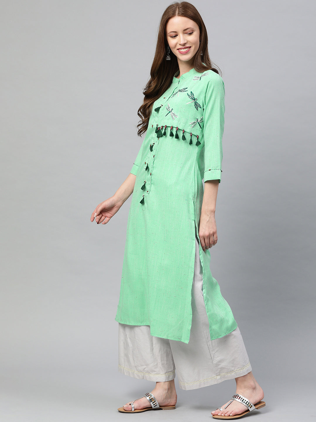 Neerus Green Embroidered Straight Kurta