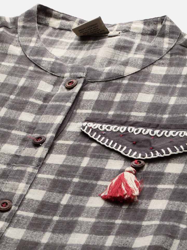 Neerus Grey cotton checked straight kurta - back view