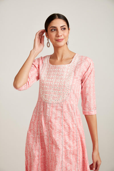 Neeru's Pink Color Cotton Fabric Kurta Set