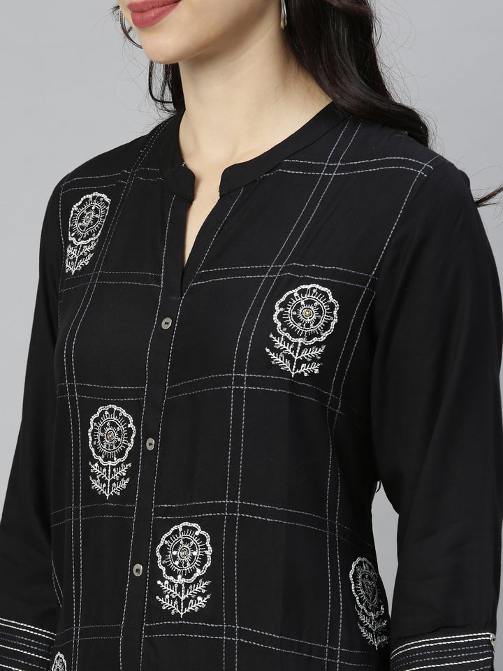 Neerus Black embellished zari straight kurta - back view