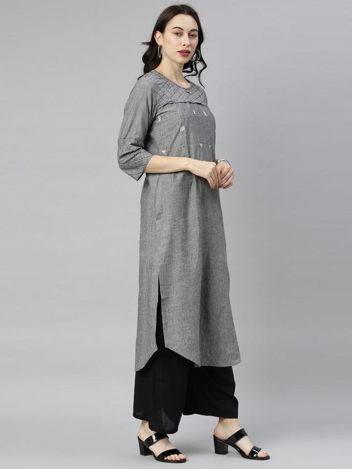 Neerus Grey embroidered high-low kurta - detail view 4