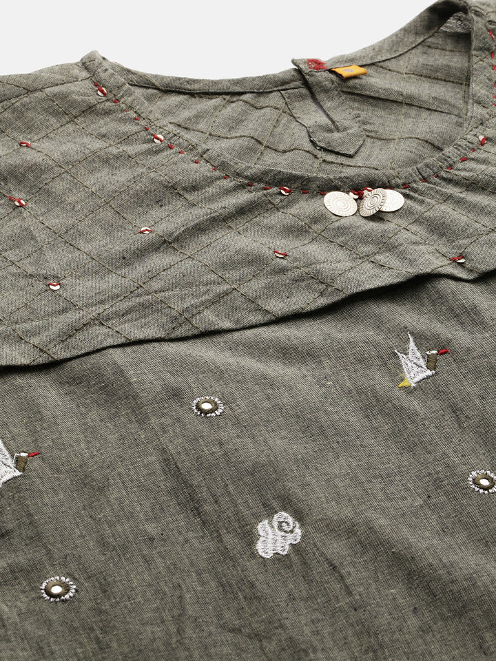 Neerus Green cotton embellished straight kurta - back view