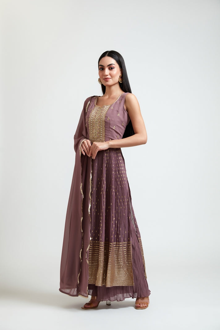 Neerus Women Georgette Onion Kurta Set