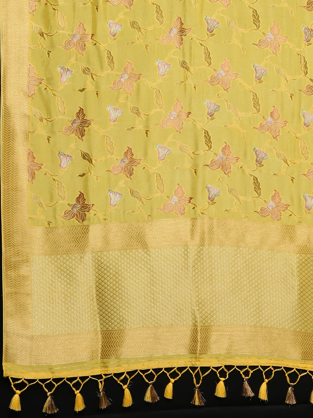 Neerus Yellow Printed Saree With Blouse