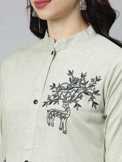 Neeru's Green Embellished Straight Kurta