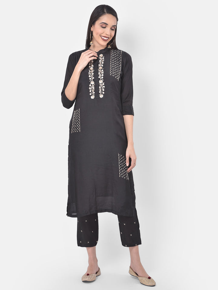 Neerus Black embellished suit set - detail view 5