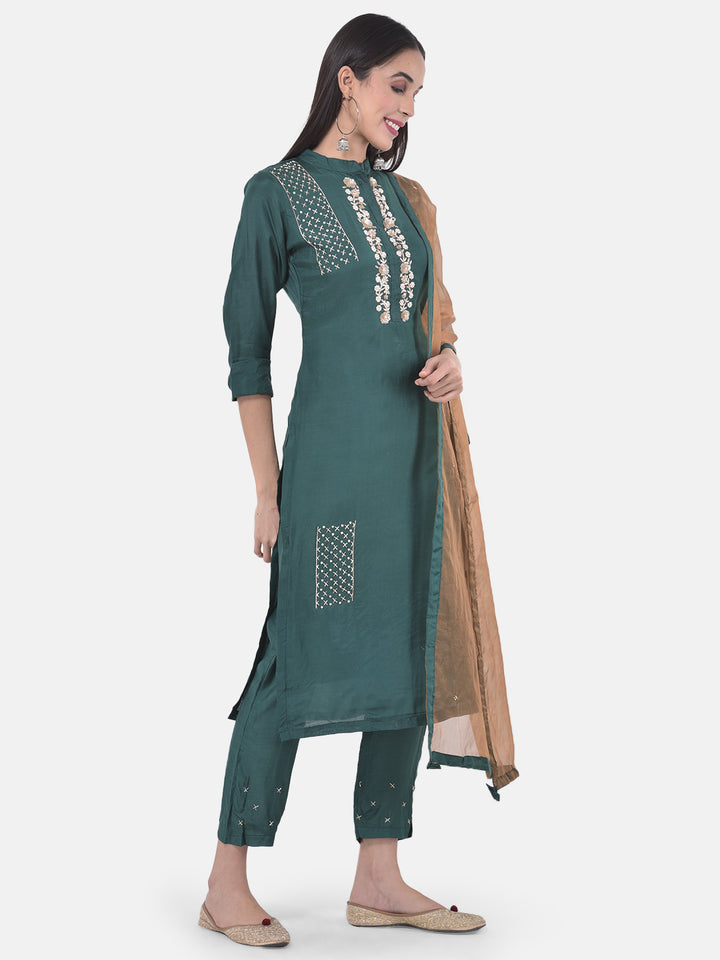 Neerus Green embellished kurta set with pant and dupatta - back view