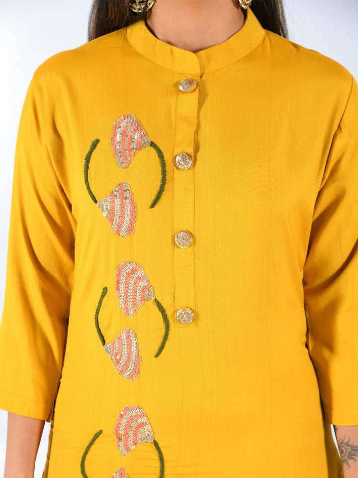 Neerus Amber Embellished Straight Kurta