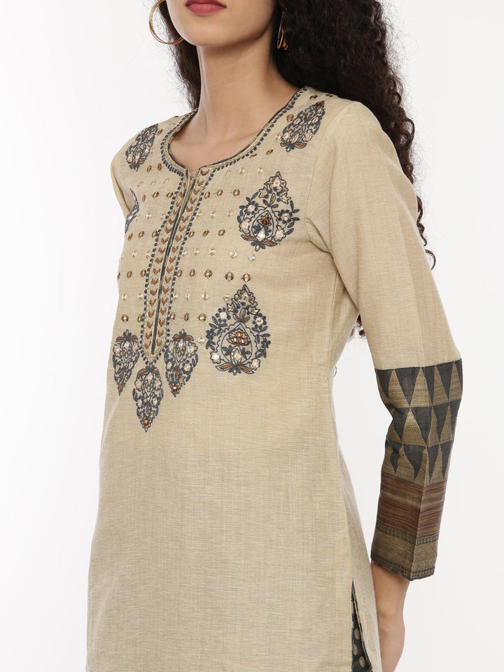 Neerus Beige & Green Embroidered Kurta With Pant & Dupatta