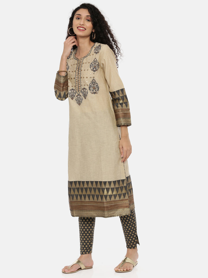 Neerus Beige & Green Embroidered Kurta With Pant & Dupatta