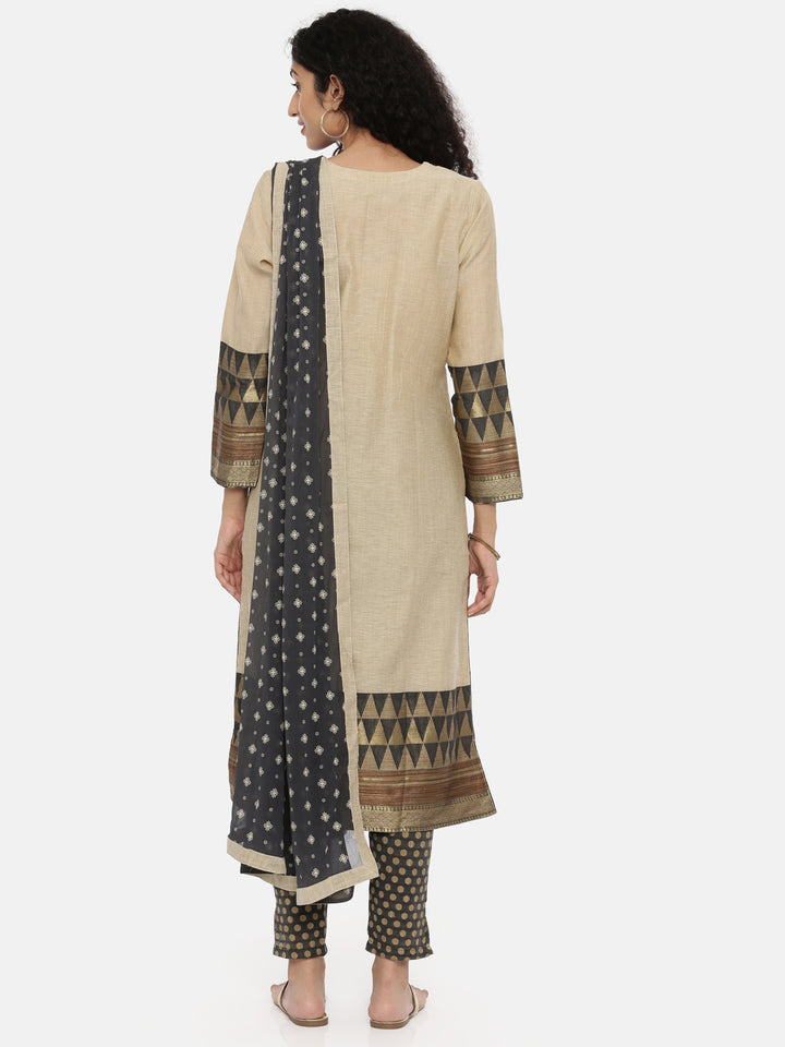 Neerus Beige & Green Embroidered Kurta With Pant & Dupatta