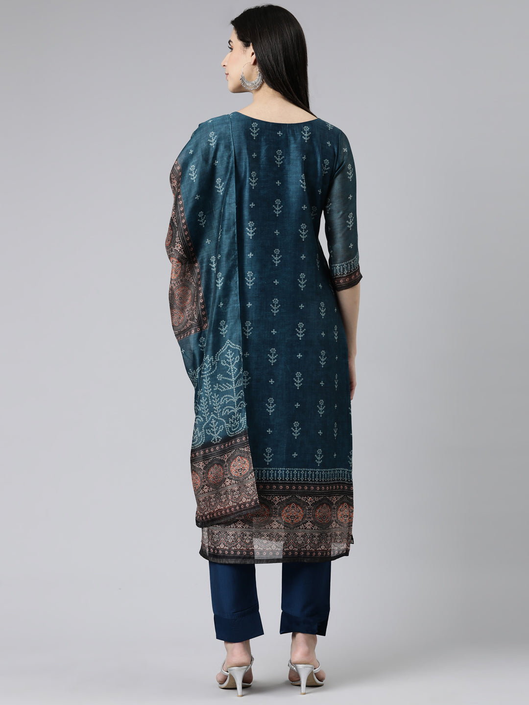 Neerus Green Regular Knee Length Printed Kurta Solid Trousers With Dupatta