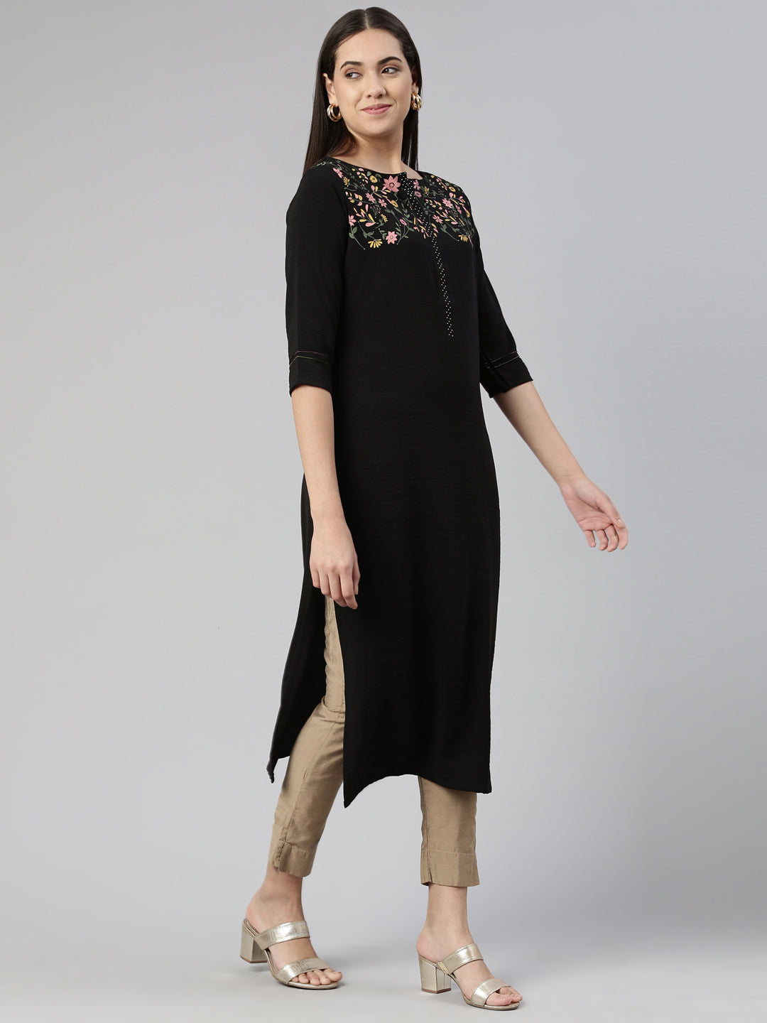Neerus Black Straight Straight Cotton Kurtas