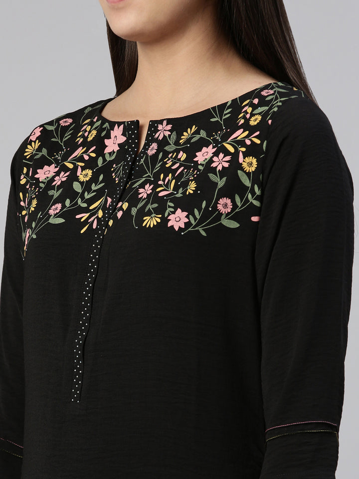 Neerus Black Straight Straight Cotton Kurtas