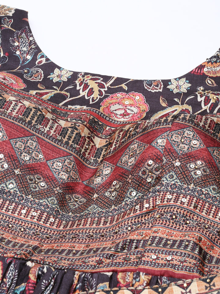 Neerus Black raw silk printed flared maxi dress - detail view 2