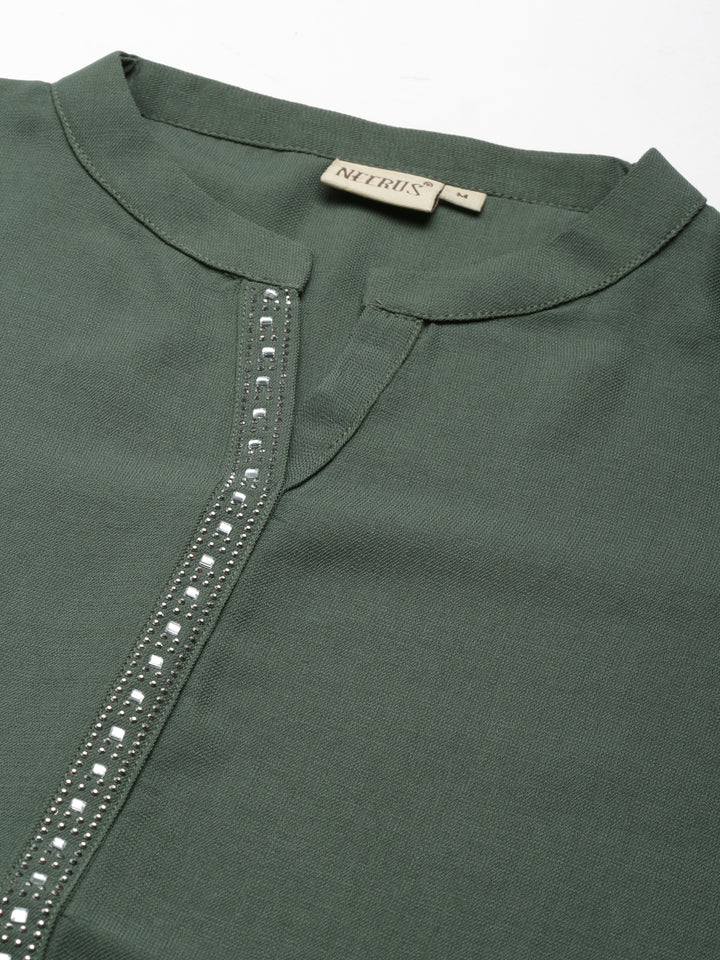 Neerus Green cotton embellished kurti mandarin collar - detail view 3