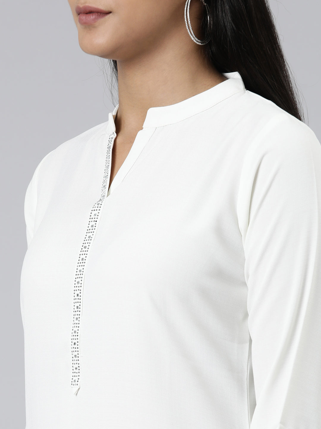 Neerus Off White Straight Solid Viscose Rayon Kurtas