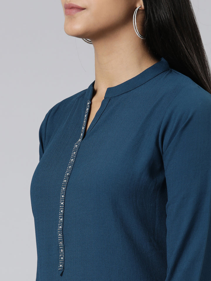 Neerus Green Straight Solid Viscose Rayon Kurtas