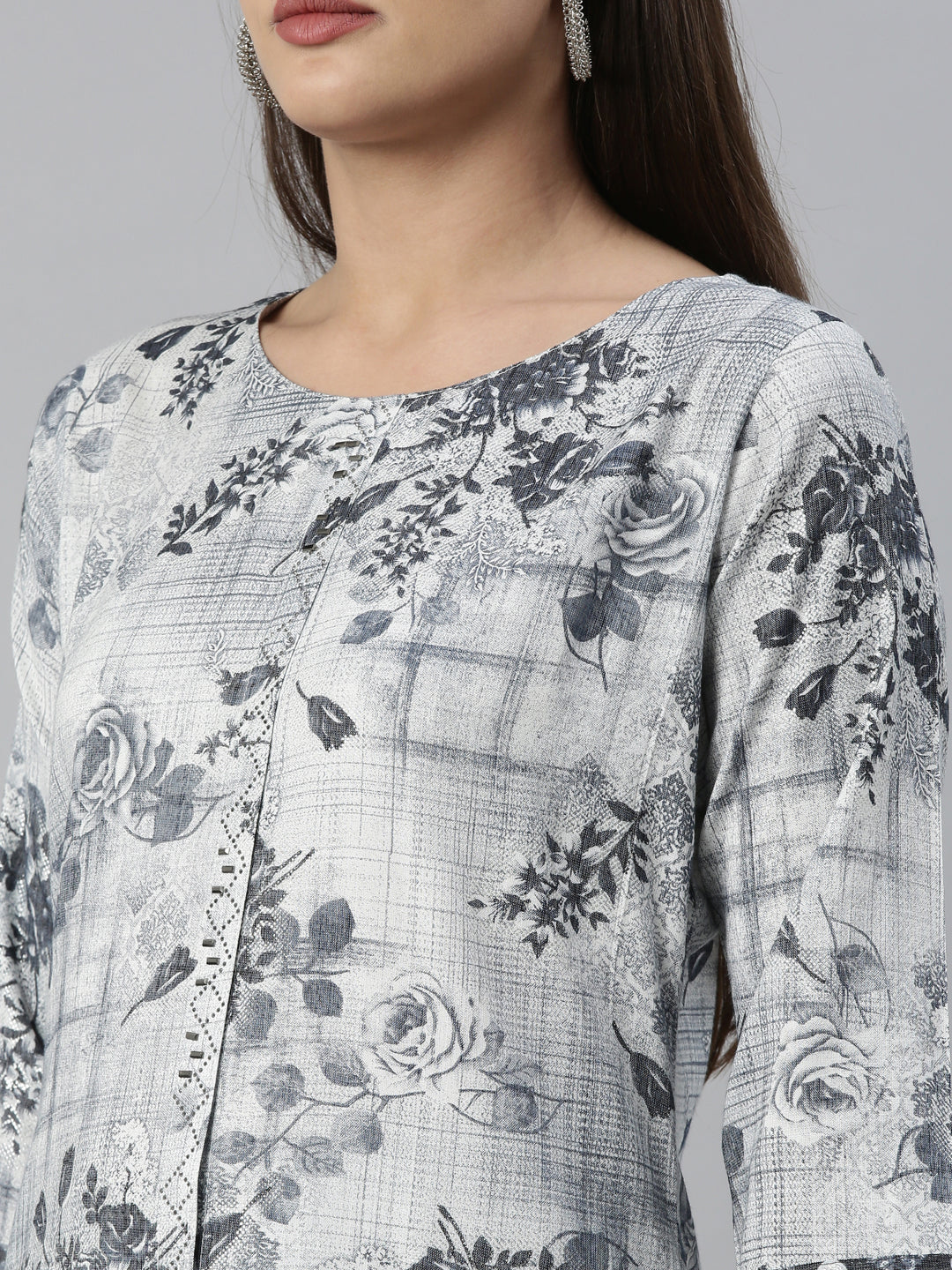 Neeru'S Blue Color Slub Rayon Fabric Kurta Set
