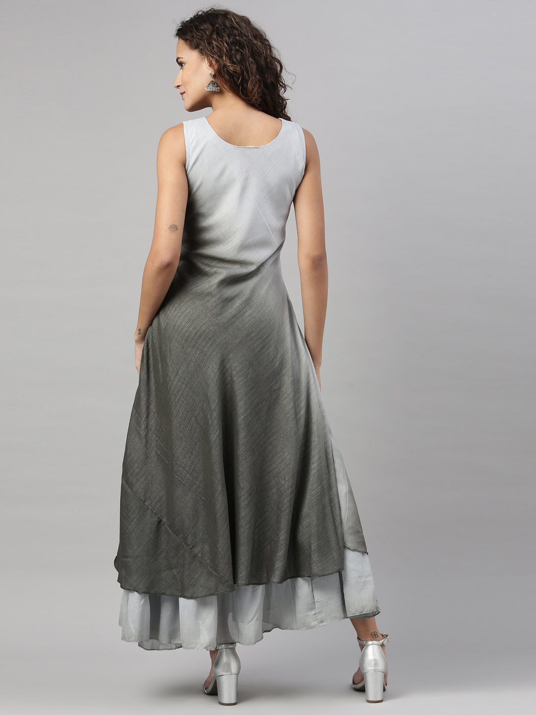 Neeru's Grey Color Silk Fabric Kurta