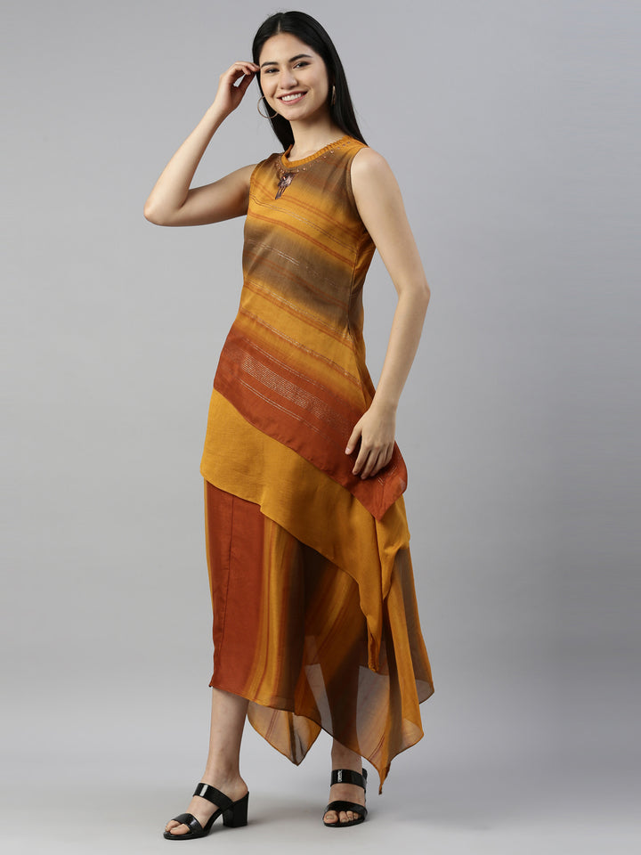 Neerus Gold silk kurta straight silhouette - side view